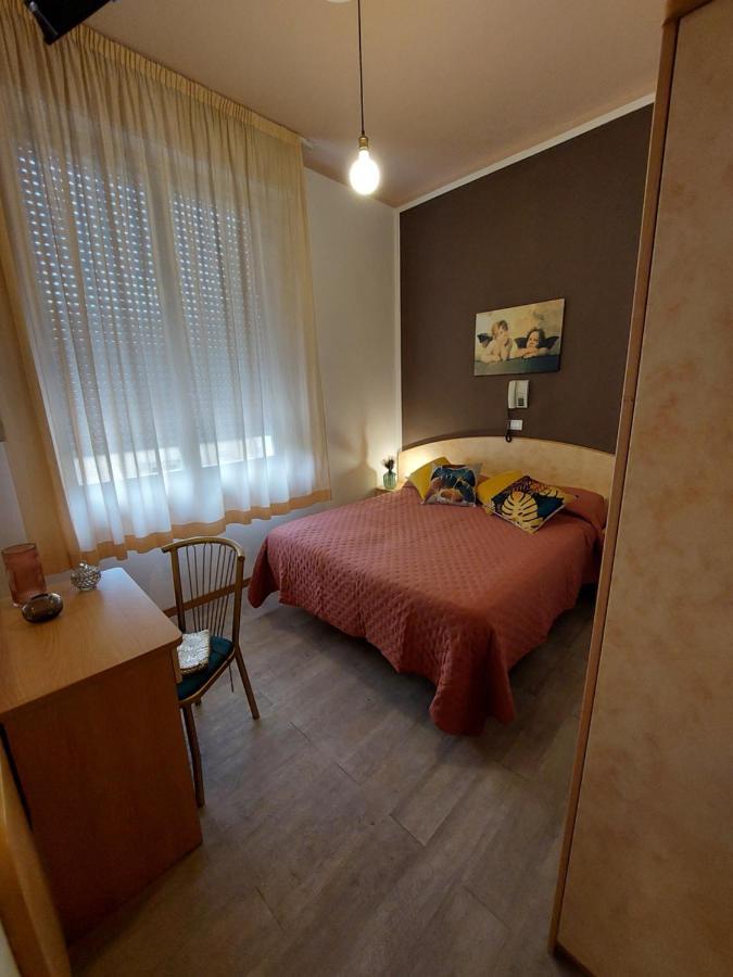 Maison Des Roses Чезенатико Экстерьер фото